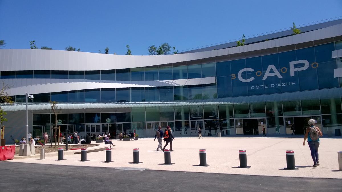 Les rubans se dévoilent pour le centre commercial Cap 3000 | RFR ...
