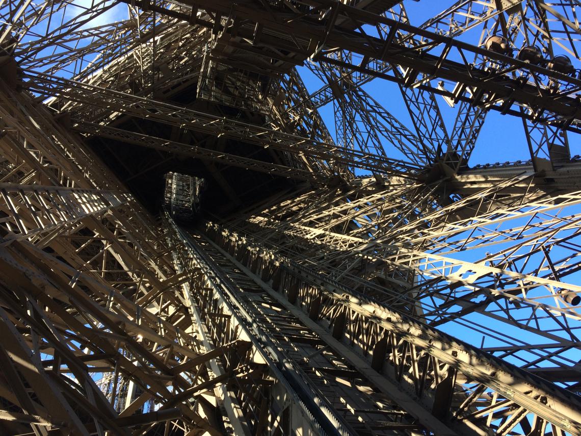 Gaine de l'ascenseur Nord état actuel © RFR Ascenseur Nord de la Tour Eiffel gaine existante