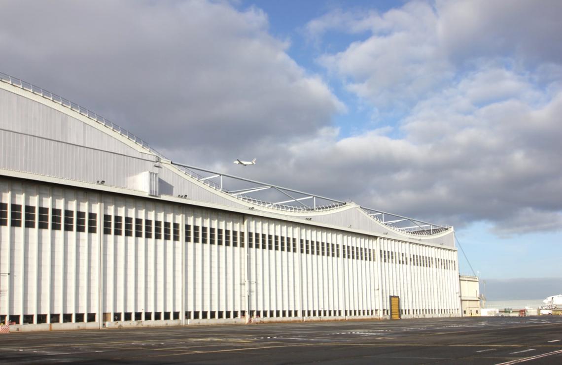 portes du hangar Air France © RFR Portes monumentales du hangar H2 à Roissy