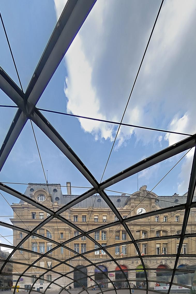 vue de dessous de la verrière © A. Duhamel Lentille du métro gare Saint Lazare