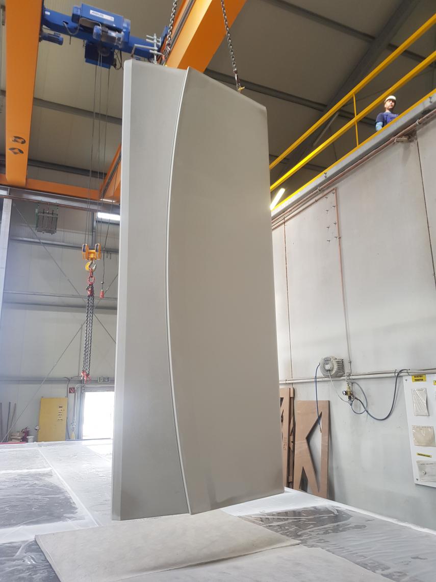 Premier de série panneau BFUHP toute hauteur Prototype façades Tour Cèdre