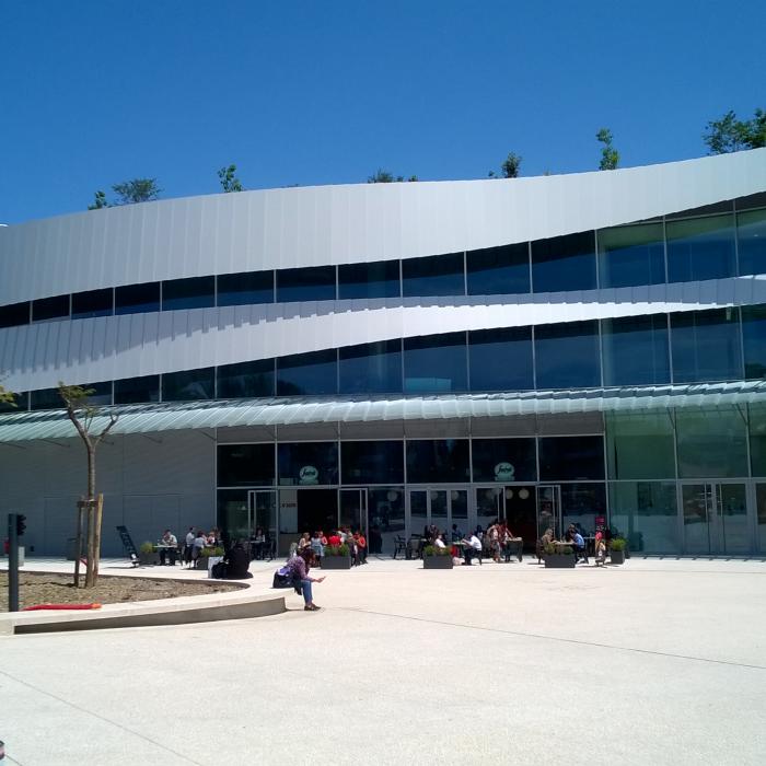 Rubans - Entrée Ouest côté parking