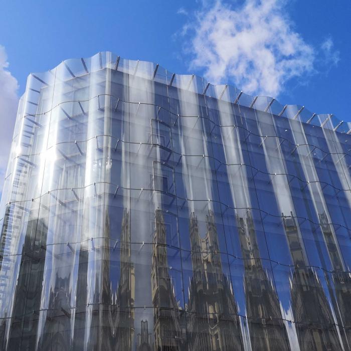 Façade ondulée rue de Rivoli SANAA